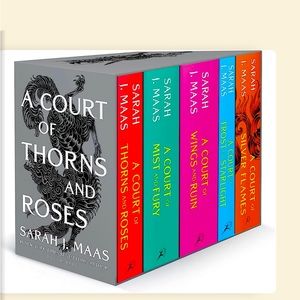 All five of Court of Thorns and Roses paperbacks in a gorgeous box set